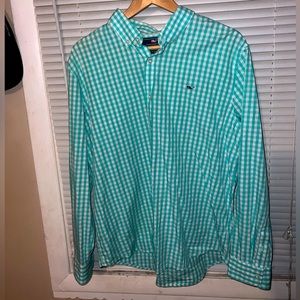 Vineyard Vines dress shirt, lightly used in good condition